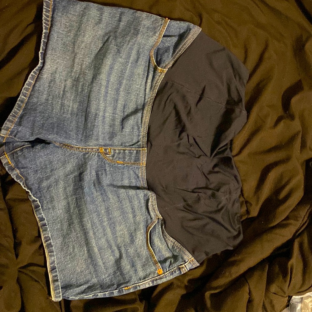 Maternity shorts size 16